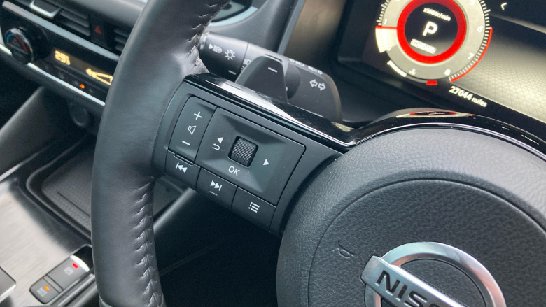 Nissan Qashqai 1.3 DiG-T MH 158 Premiere Edition 5dr Xtronic Petrol Hatchback